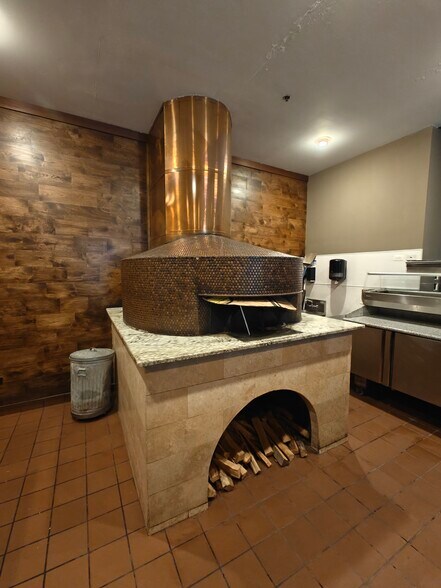 More Photos Of 1501 S IL Route 31, Mchenry Restaurant For Lease