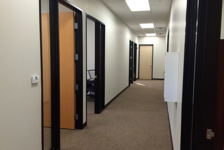 More Photos Of 2152 S Vineyard Ave, Mesa Office For Lease