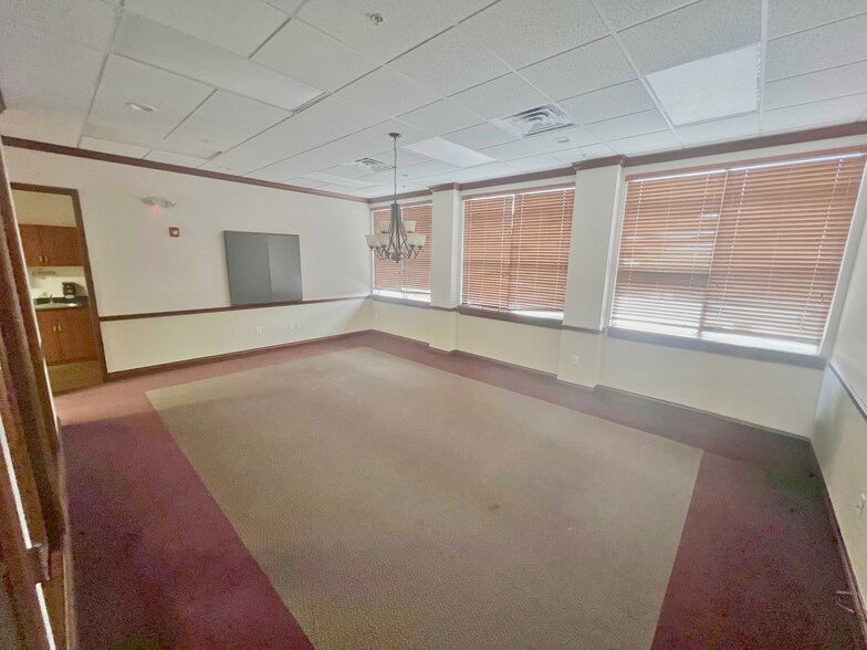 More Photos Of 16055 State Road 52, Land O' Lakes Service Station For Lease