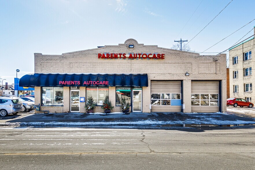 More Photos Of 3610 Lyndale Ave S, Minneapolis Auto Repair For Sale