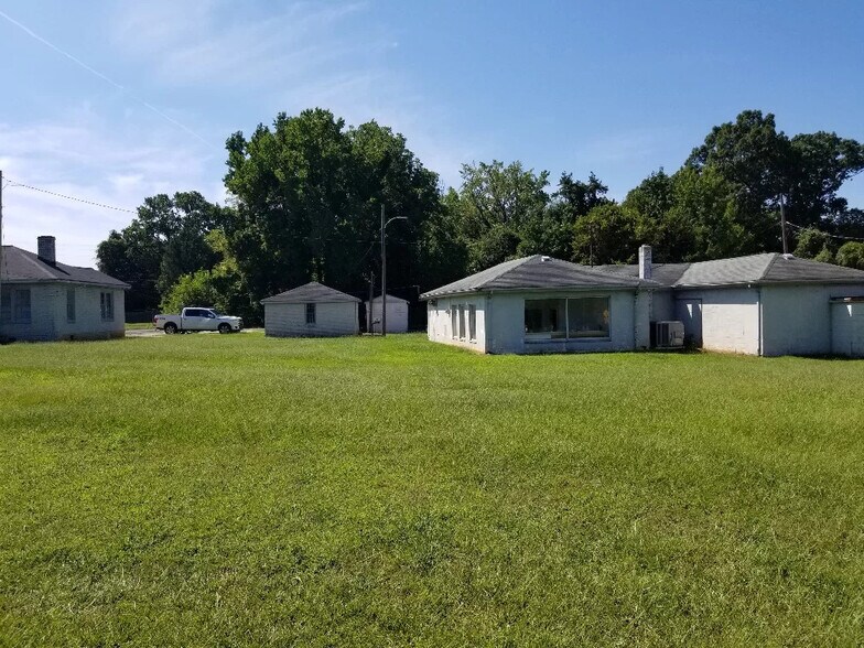 More Photos Of 5021 Statesville Rd, Charlotte Warehouse For Sale