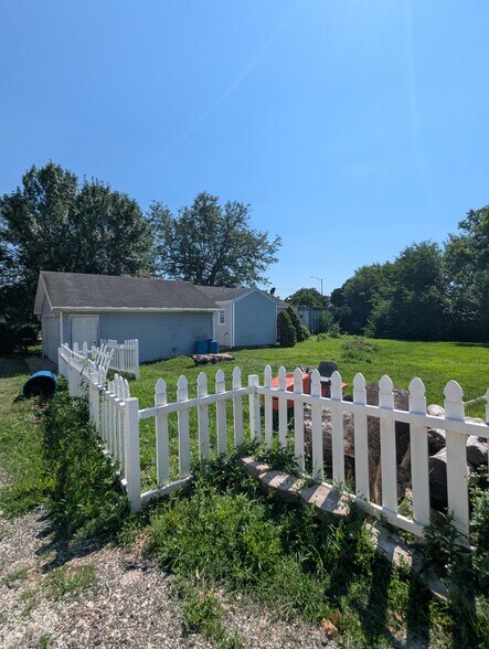More Photos Of 21926 W Taylor Rd, Plainfield Industrial For Sale