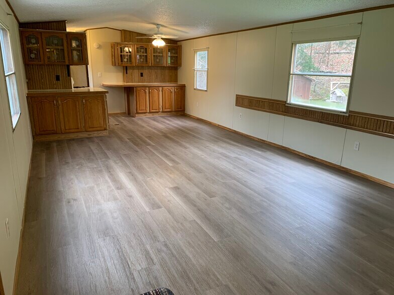 More Photos Of 15 Decasper Dr, Lewis Run Manufactured Housing Mobile Home Park For Sale