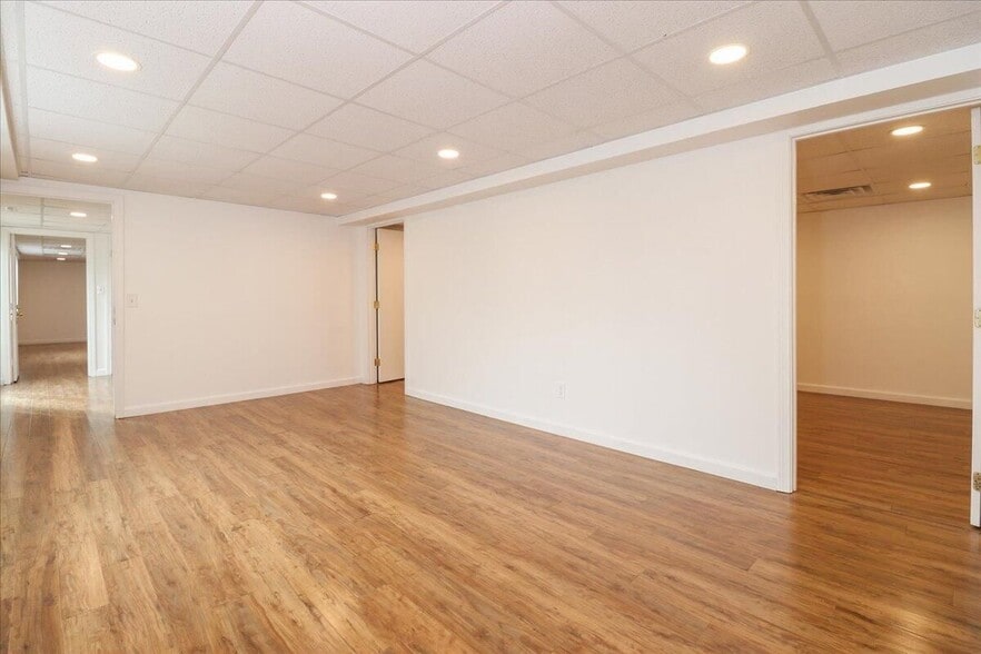 More Photos Of 346 Gifford St, Falmouth Office For Sale