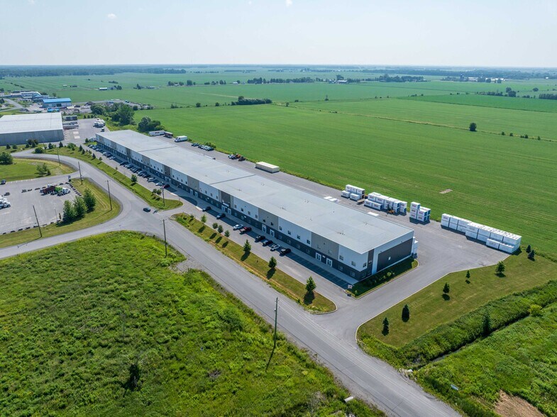 More Photos Of 379B Corduroy Rd, Ottawa Warehouse For Lease