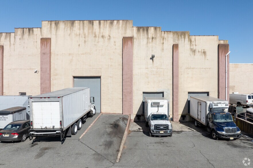 More Photos Of 480 Main Ave, Wallington Warehouse For Lease