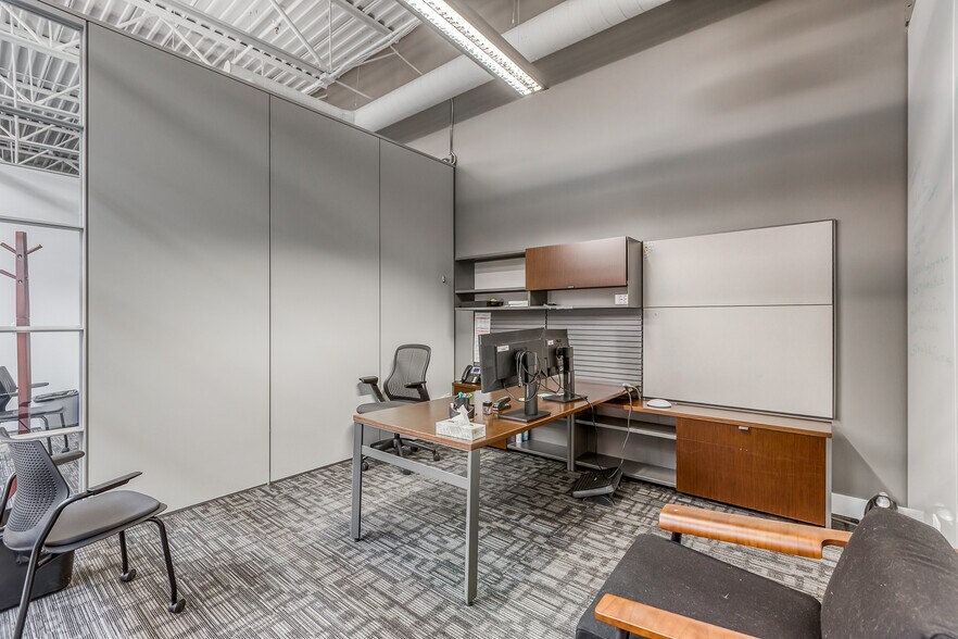 More Photos Of 718 8th Ave SW, Calgary Office For Sale