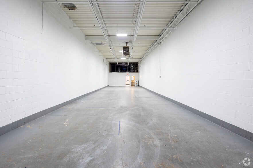 More Photos Of 270 Esna Park Dr, Markham Service For Lease