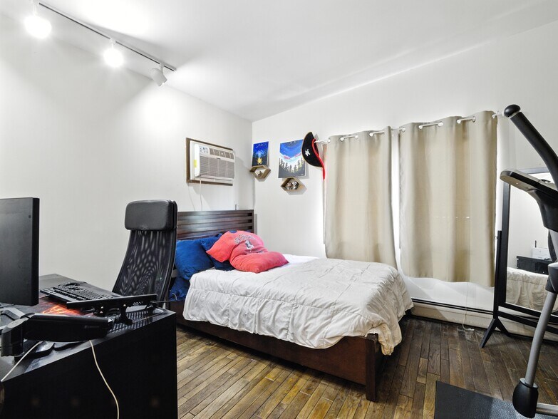 More Photos Of 6-8 Thorne St, Jersey City General Retail For Sale