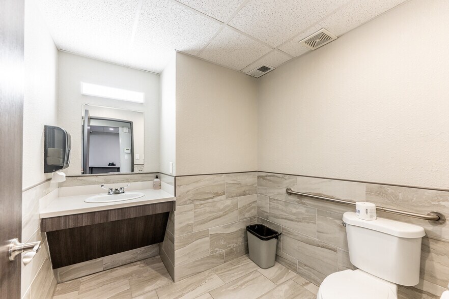 More Photos Of 130 Medical Center Pky, Huntsville Medical For Sale