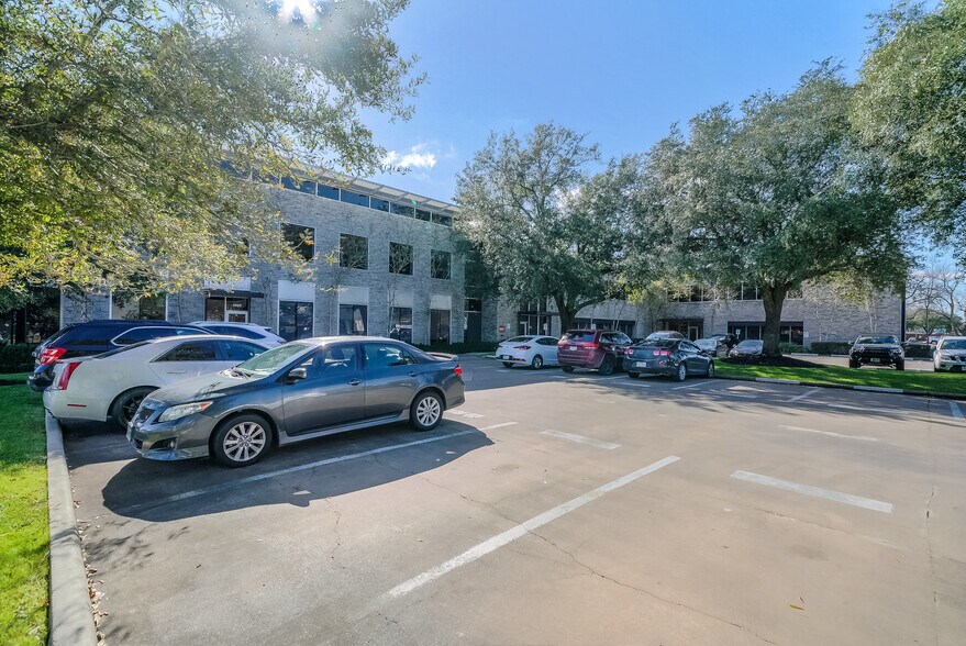 More Photos Of 4909 Bissonnet St, Bellaire Medical For Lease