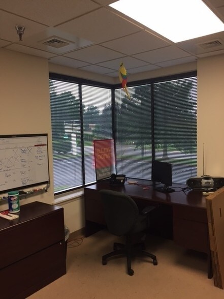 More Photos Of 9576 Perry Hwy, Pittsburgh Office For Lease