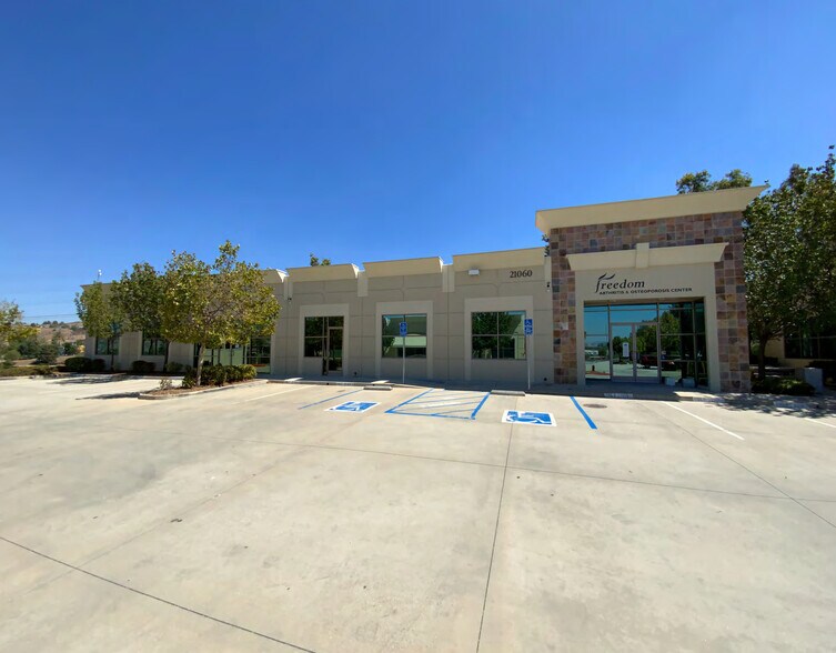 More Photos Of 21060 Centre Pointe Pky, Santa Clarita Medical For Sale