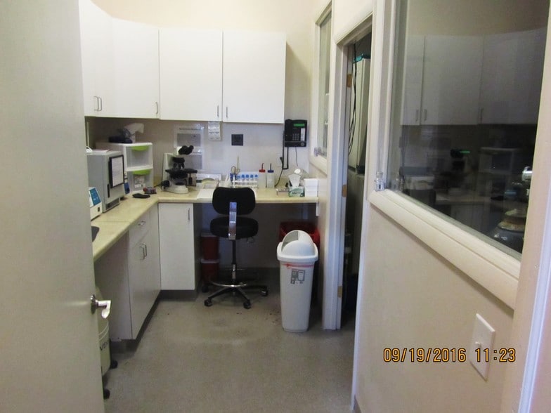 More Photos Of 704 Keystone Ct, Fayetteville Medical For Lease