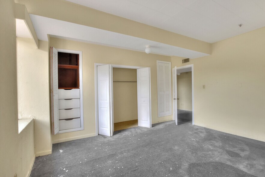 More Photos Of 206 Pilaklakaha Ave, Auburndale Apartments For Sale