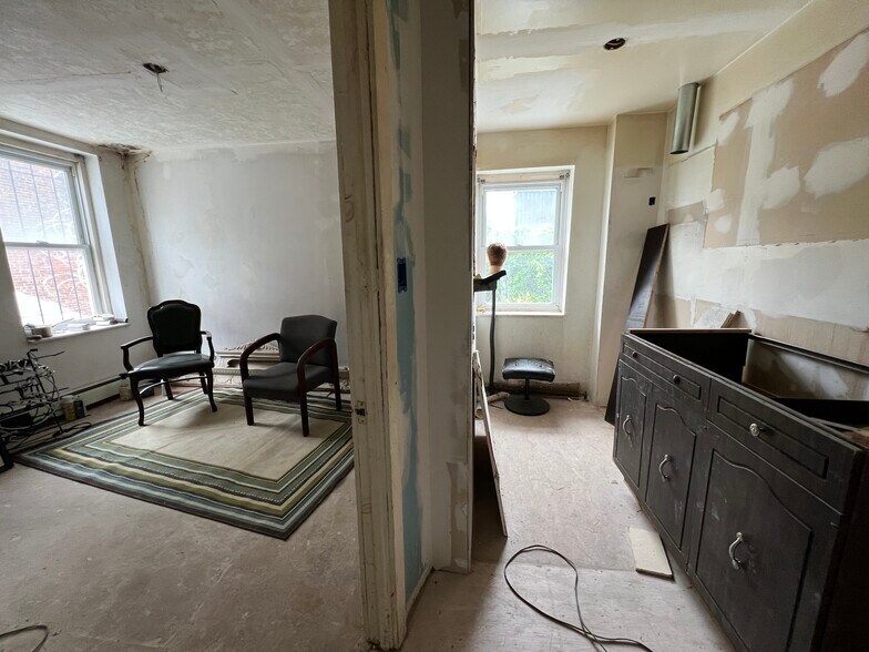 More Photos Of 2133 Orthodox St, Philadelphia Light Distribution For Sale