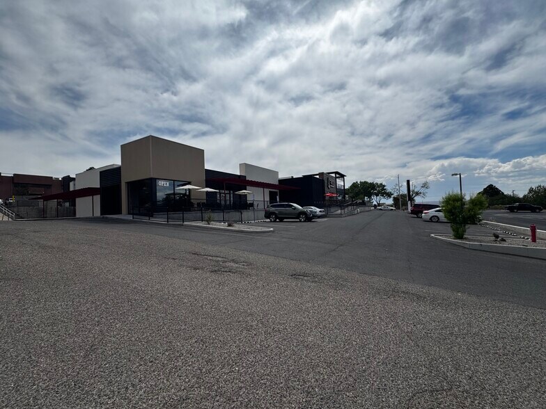 More Photos Of 2500 Yale Blvd SE, Albuquerque Storefront Retail Office For Lease