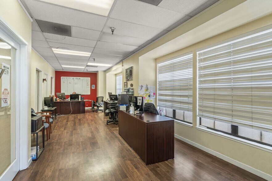 More Photos Of 1283-1287 N Main St, Salinas Storefront Retail Office For Sale