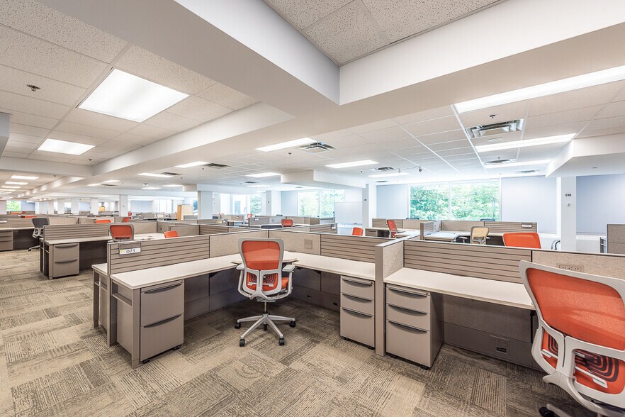 More Photos Of 2737 Joseph Howe Dr, Halifax Office For Lease