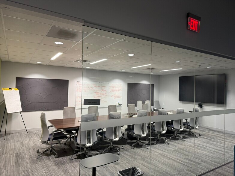 More Photos Of 3253 E Chestnut Expy, Springfield Office For Lease