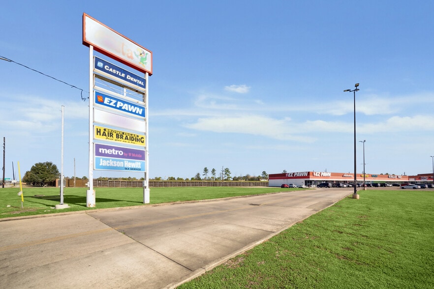 More Photos Of 12309-12367 S Main St, Houston Land For Lease