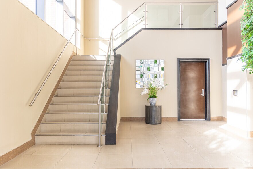 More Photos Of 73 Bayly St W, Ajax Apartments For Lease