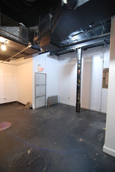 More Photos Of 19 Essex St, New York Storefront Retail Residential For Lease