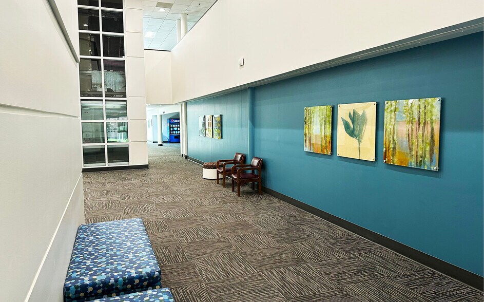 More Photos Of 1005 Pennsylvania Ave, Ottumwa Office For Sale