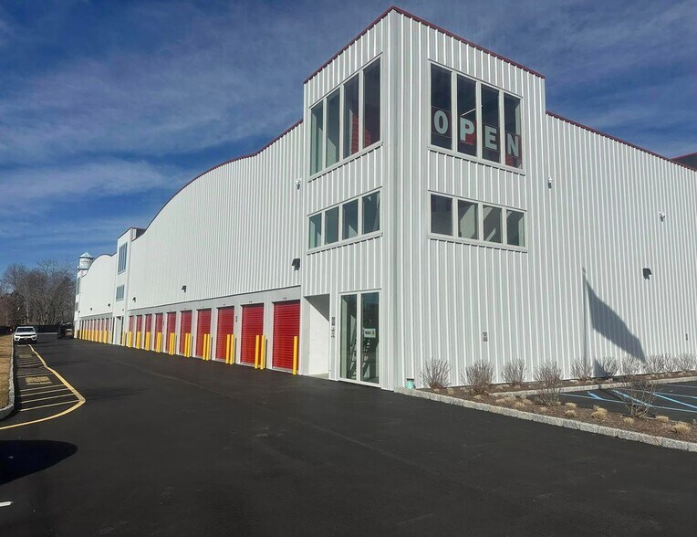 Primary Photo Of 209 Marcy Ave, Riverhead Specialty For Lease