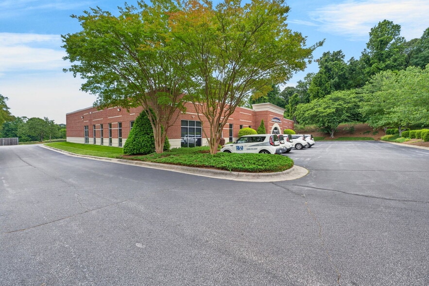 More Photos Of 707 Sunshine Way, Greensboro Medical For Sale