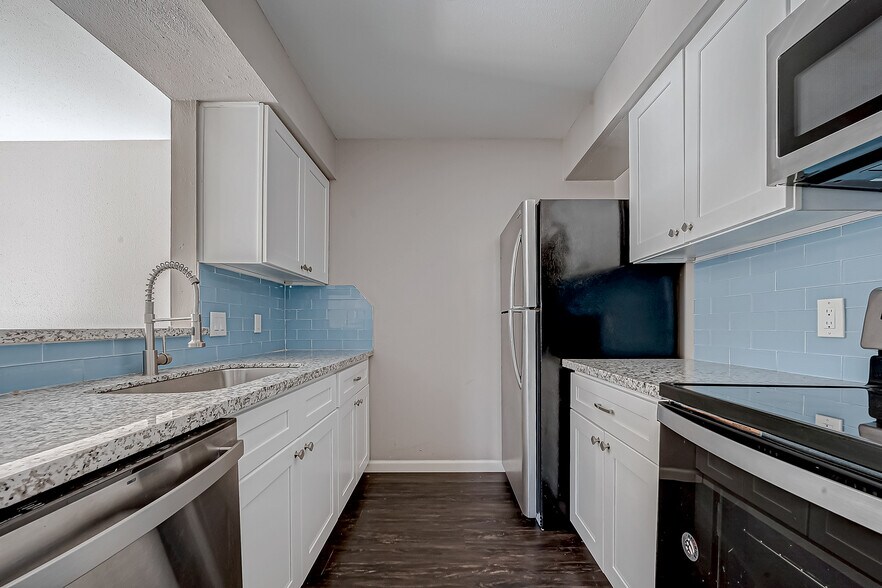 More Photos Of 7315 Housman, Houston Specialty For Lease