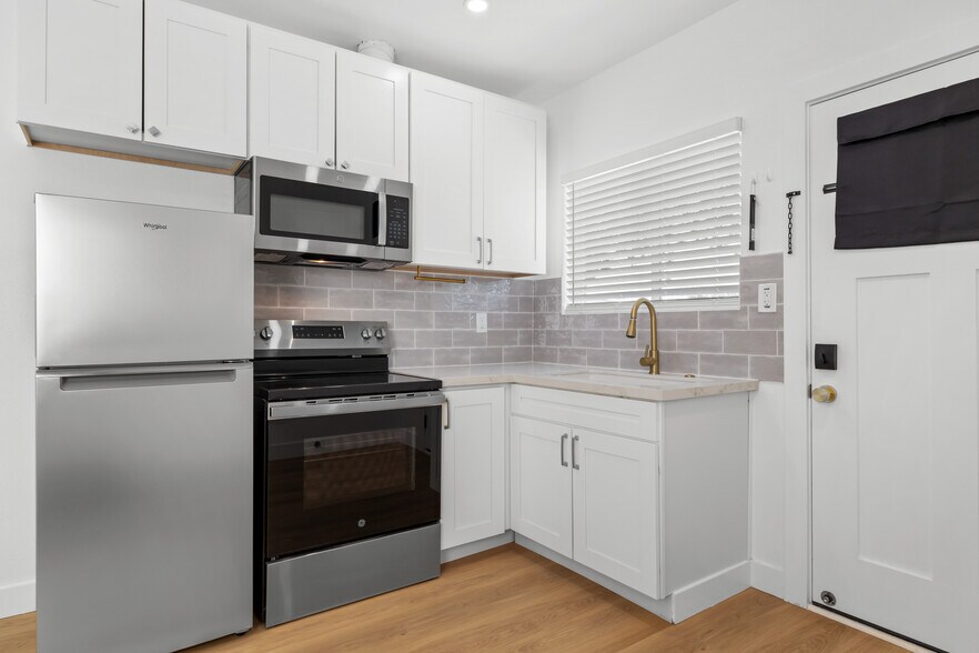 More Photos Of 1012-20 15th St, San Diego Apartments For Sale