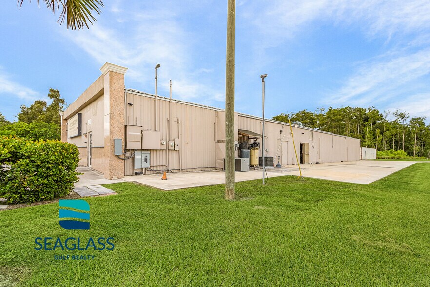 More Photos Of 3890 Veronica S Shoemaker Blvd, Fort Myers Warehouse For Sale