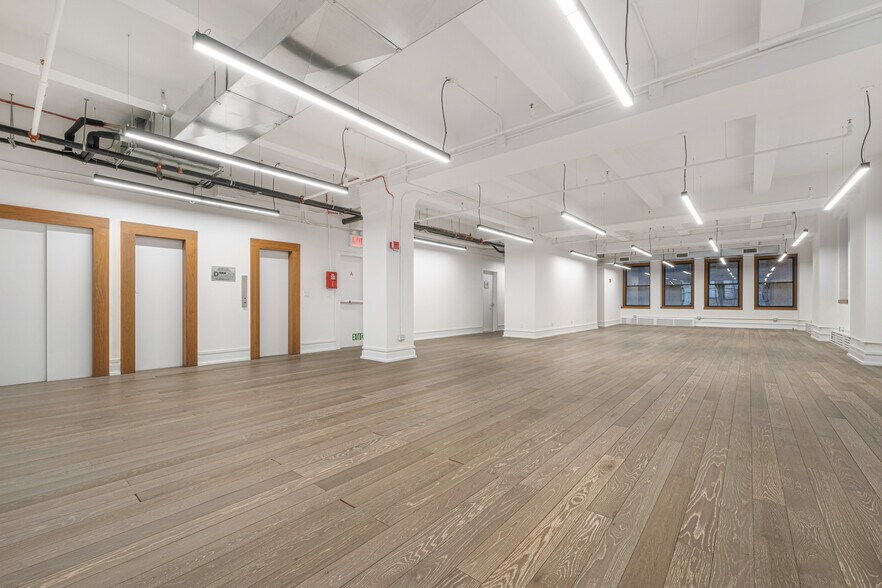 More Photos Of 56 W 45th St, New York Office For Lease