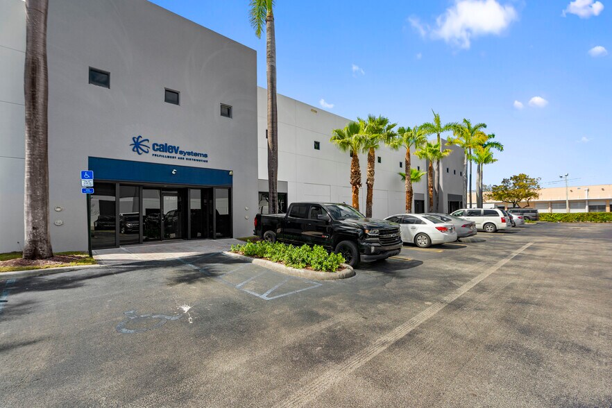 More Photos Of 8305 NW 27th St, Doral Distribution For Lease