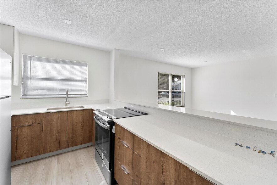 More Photos Of 1100 SW 4th Ave, Delray Beach Apartments For Sale