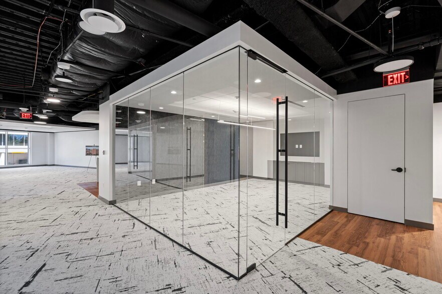 More Photos Of 8000 Towers Crescent Dr, Vienna Office For Lease