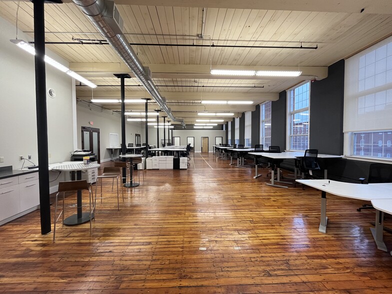 More Photos Of 250 Commercial St, Manchester Light Manufacturing For Lease