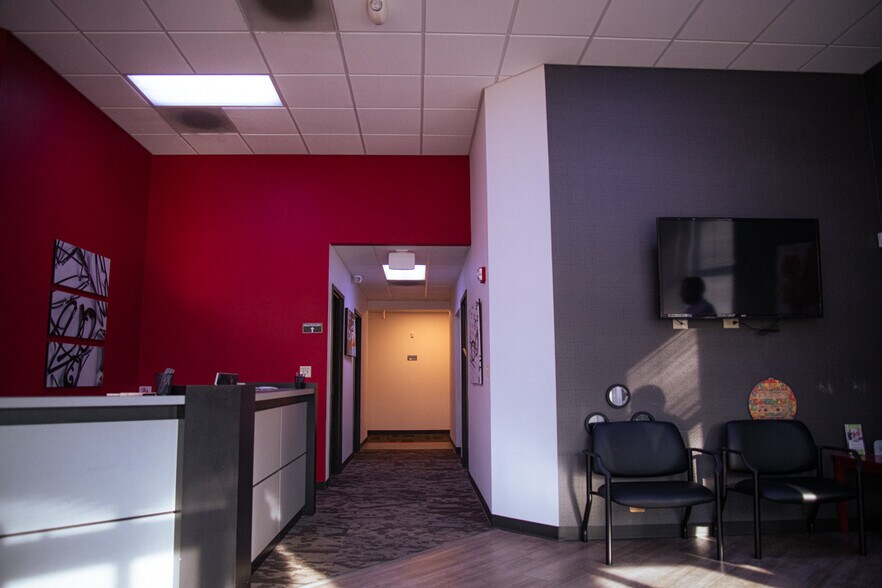 More Photos Of 2014 Dudley Ave, Parkersburg Medical For Sale