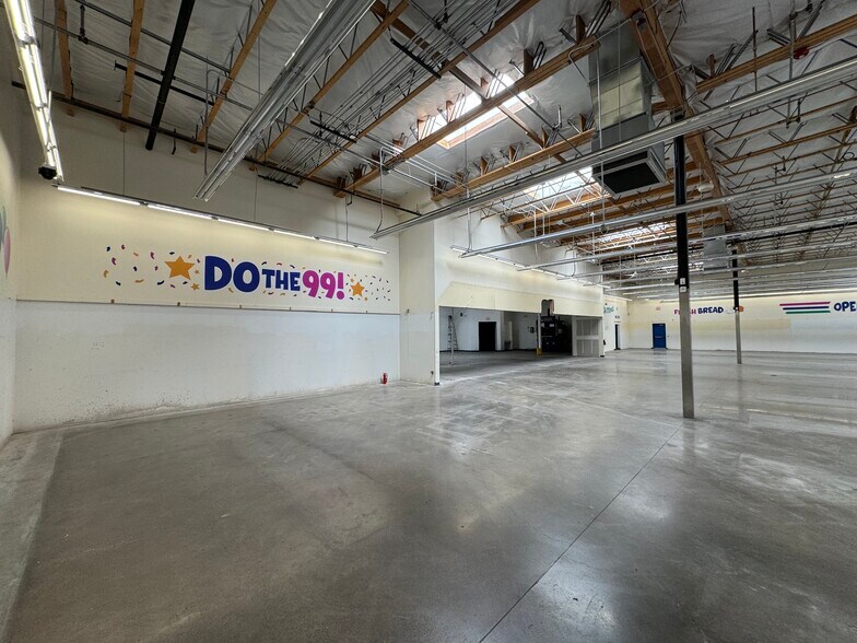 More Photos Of 716 S Boulder Hwy, Henderson General Retail For Sale