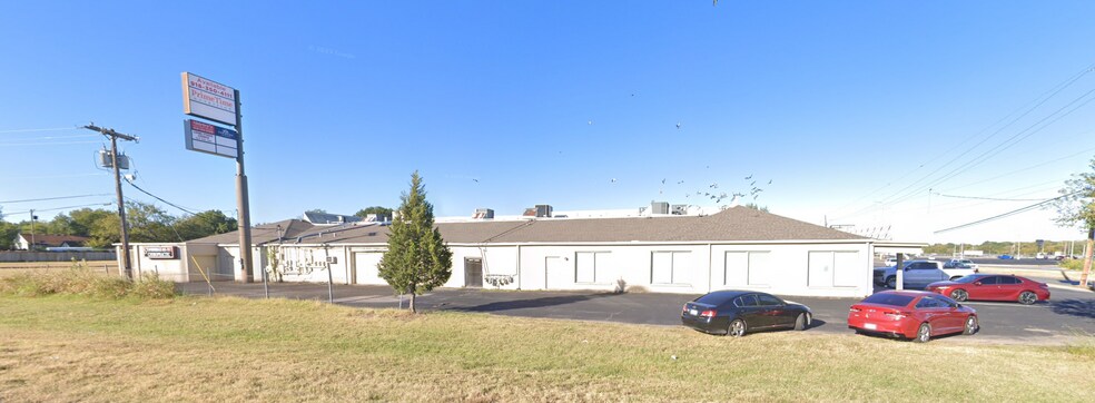 More Photos Of 10316-10400 E 21st St, Tulsa Unknown For Lease