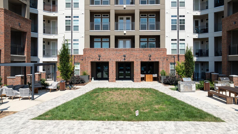 More Photos Of 222 S Main St, Mooresville Apartments For Lease