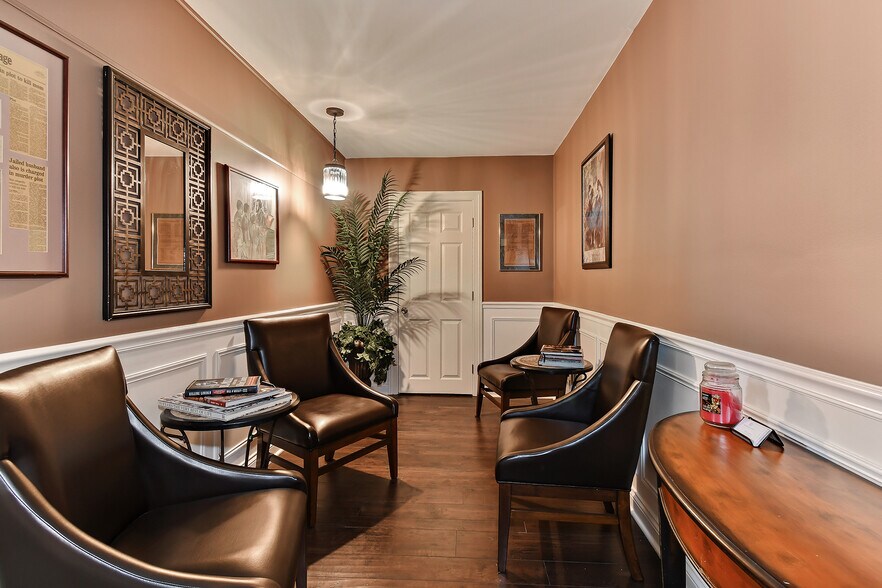 More Photos Of 103 E Ogden Ave, Clarendon Hills Office For Sale