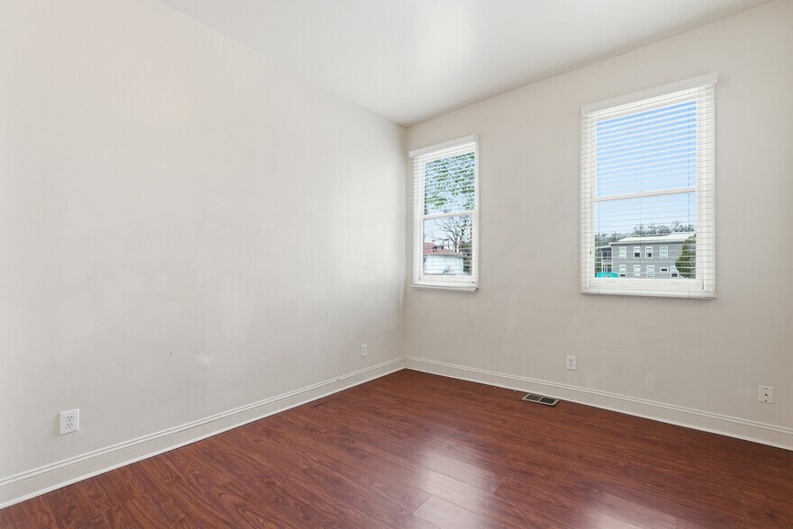 More Photos Of 309 W 41st St, Savannah Multifamily For Sale