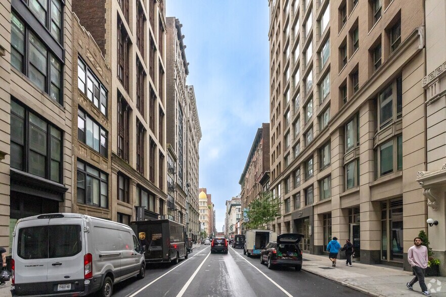 More Photos Of 48 W 21st St, New York Office For Lease