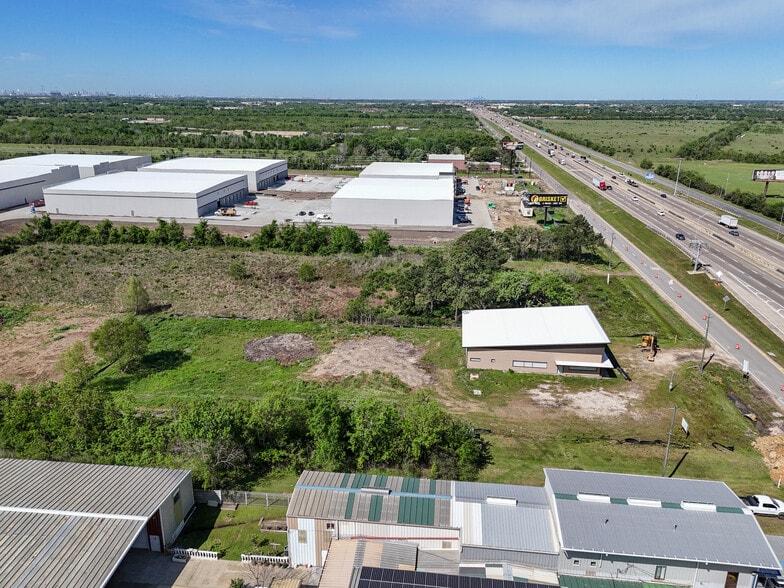 More Photos Of 7304 I-10 E, Baytown Storefront Retail Office For Sale