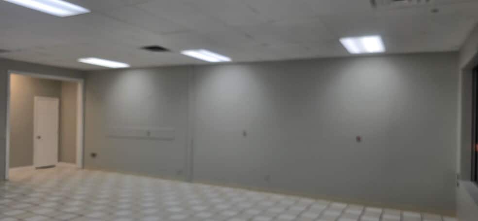 More Photos Of 17003 E US Highway 24, Independence General Retail For Lease