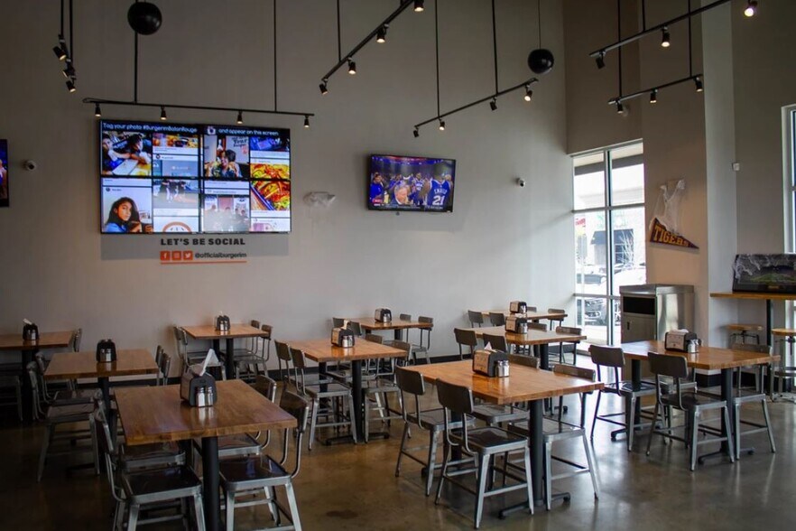 More Photos Of 7673 Perkins Rd, Baton Rouge Storefront For Lease