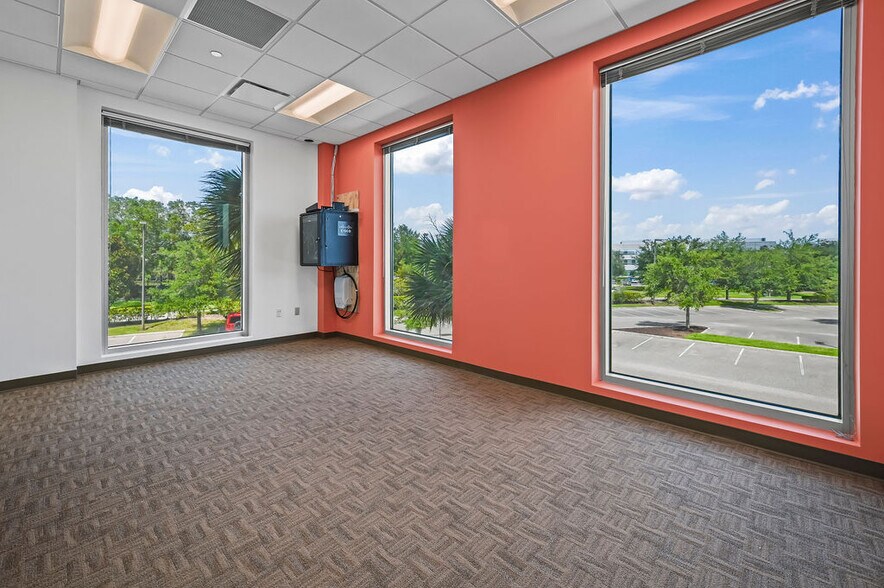 More Photos Of 12802 Science Dr, Orlando Office For Lease