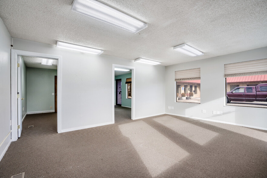 More Photos Of 1149-1159 SW 4th Ave, Ontario Office For Sale